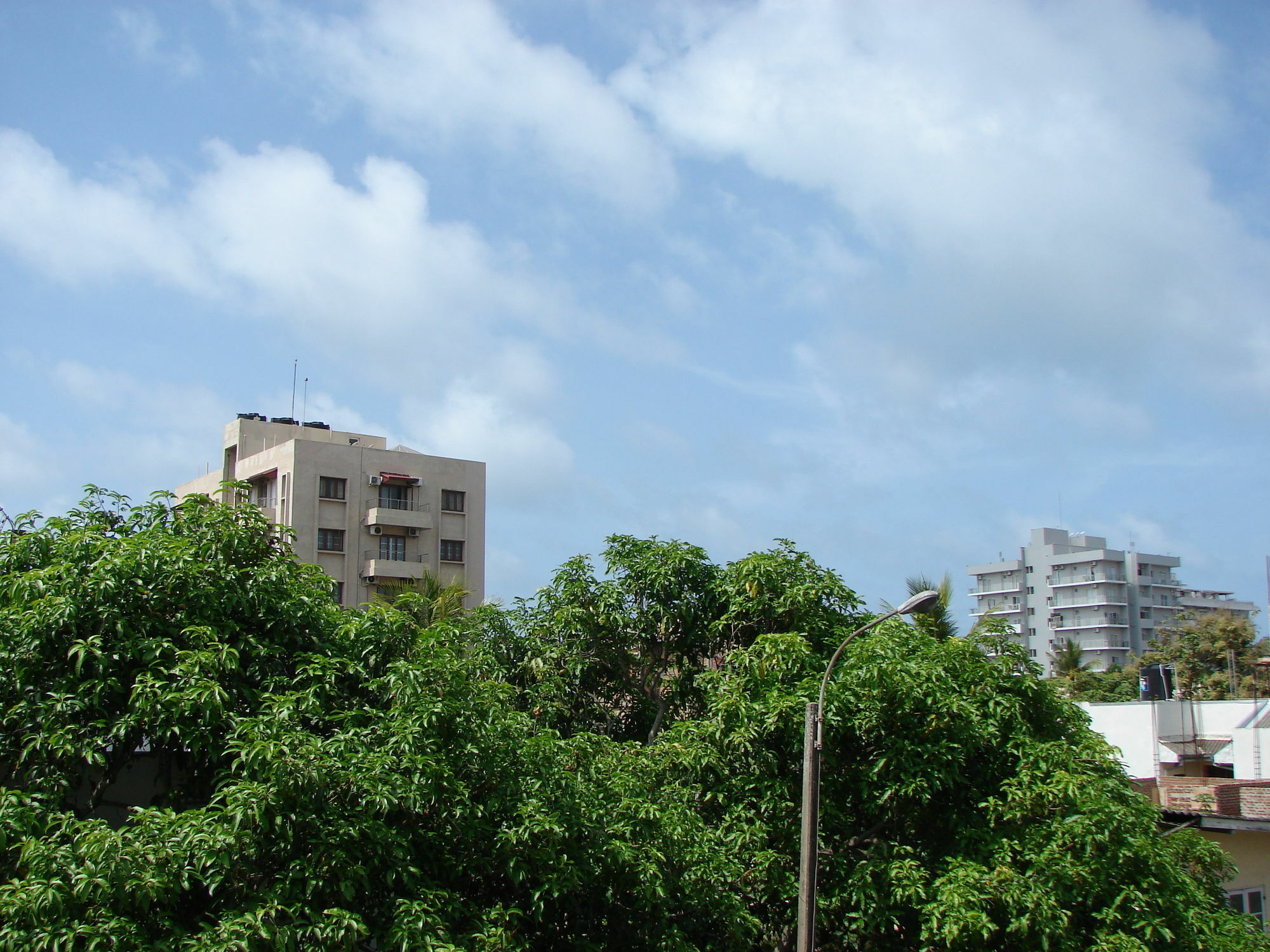 Ocean Breeze Apartment Colombo Esterno foto